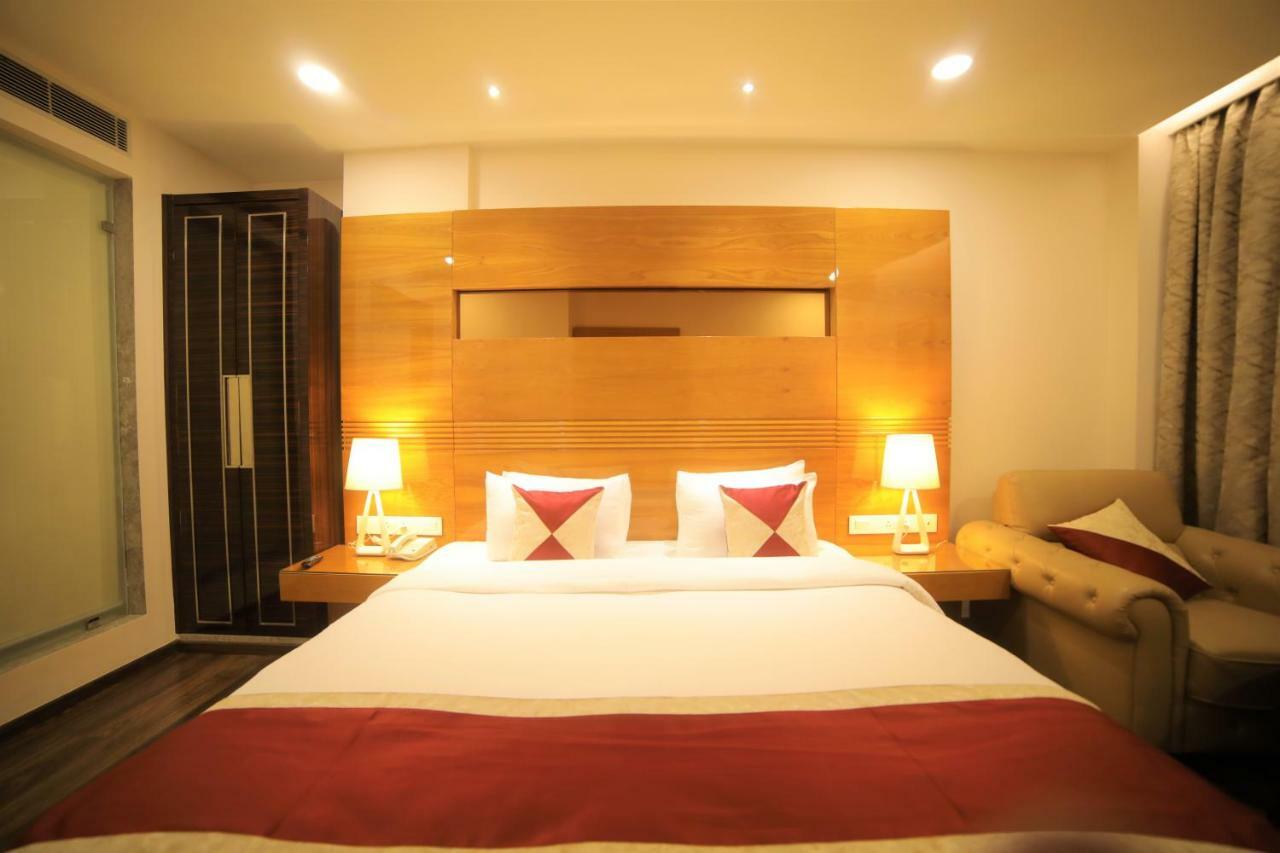 Hotel La New Delhi Bagian luar foto