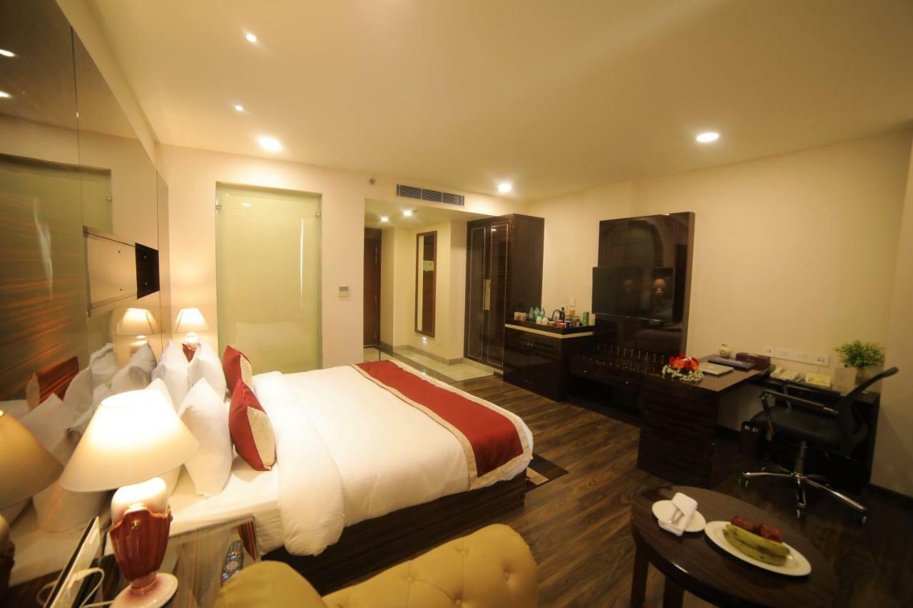 Hotel La New Delhi Bagian luar foto